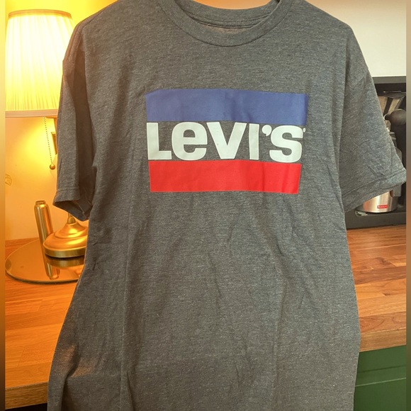 Levi’s T-Shirt - Picture 1 of 1